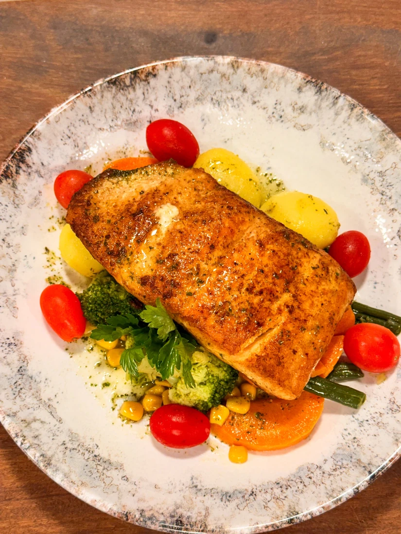 Salmão Grelhado — foto do cardápio Ki-Mukeka